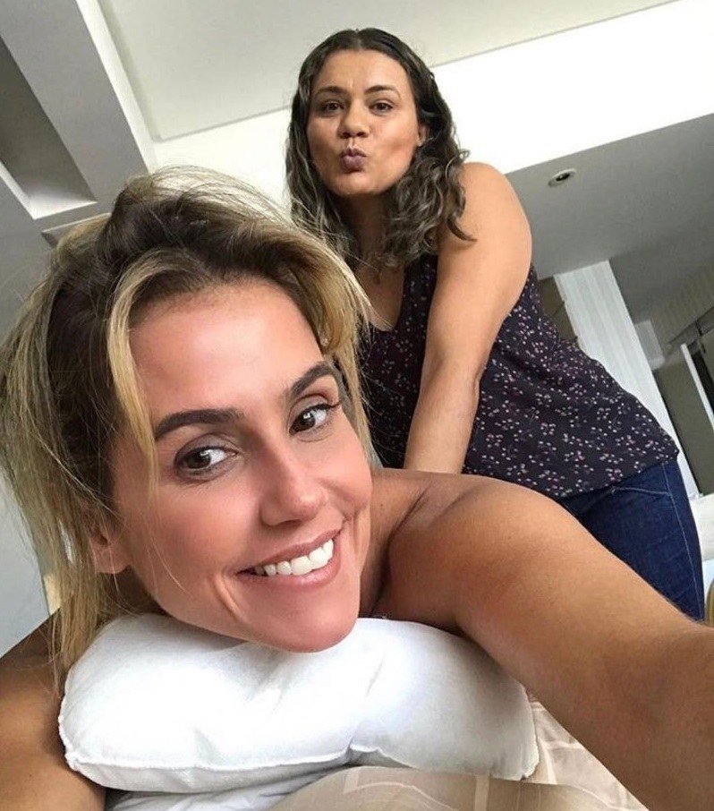 Massagista dos famosos Paulinha Gomes