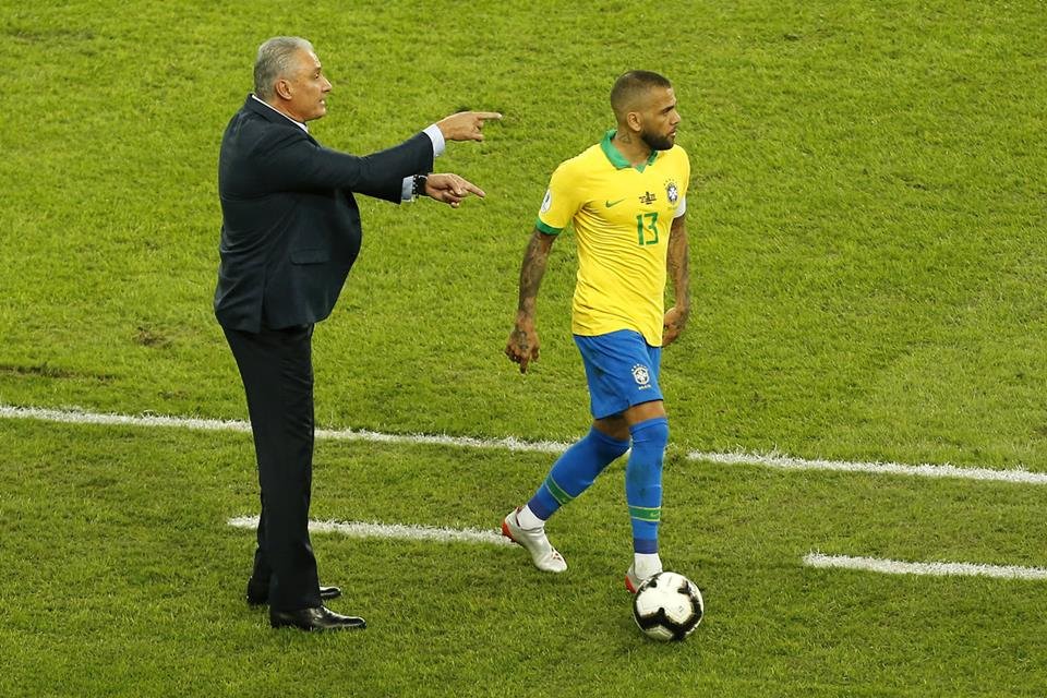 Tite y Dani Alves