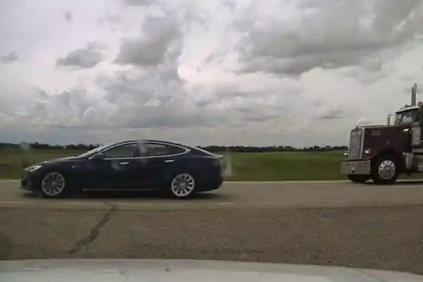 Carro da marca Tesla