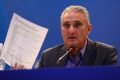 Tite com lista da convocação