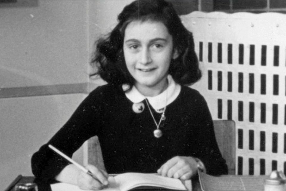 Esconderijo de Anne Frank teria sido revelado por judeu, diz apuração