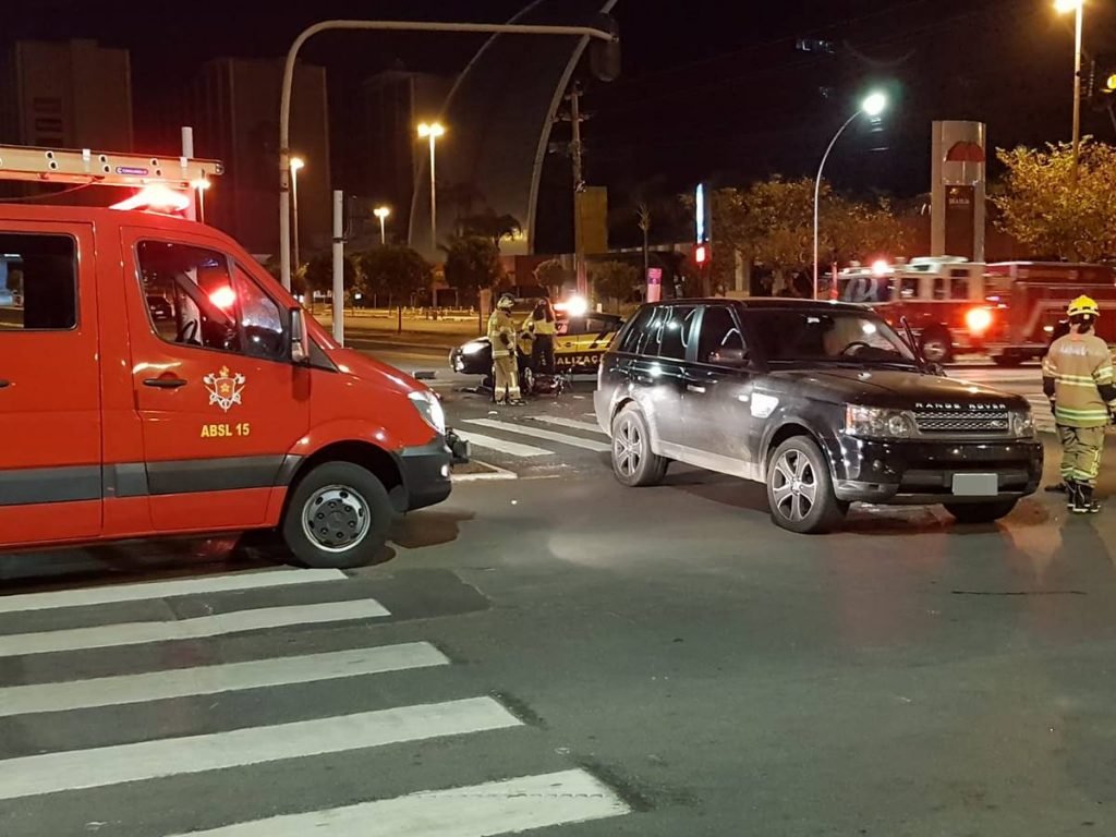 Acidente na W3 Norte deixa um motociclista morto