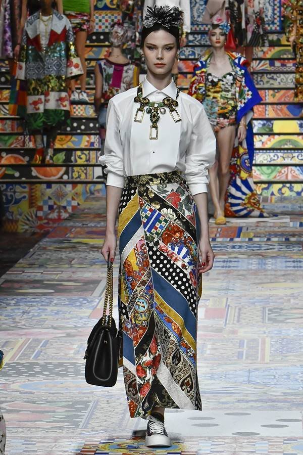 Look da passarela da Dolce & Gabbana de primavera/verão 2021Look da passarela da Dolce & Gabbana de primavera/verão 2021