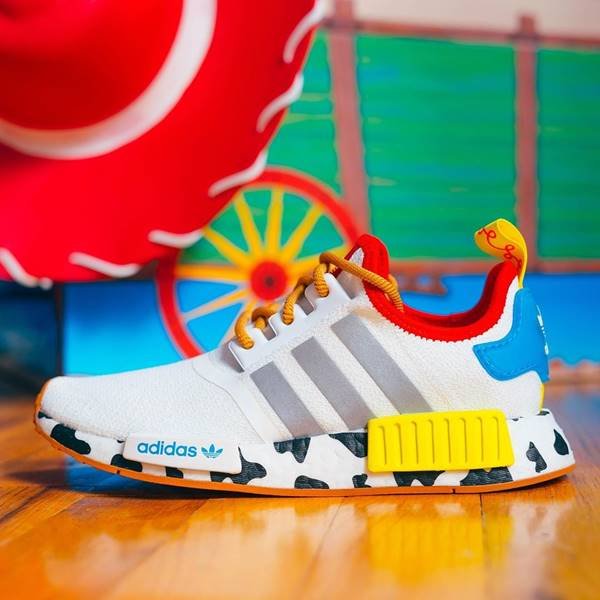 Tênis da Adidas inspirado em Toy Story
