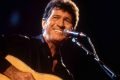 Mac Davis sorrindo
