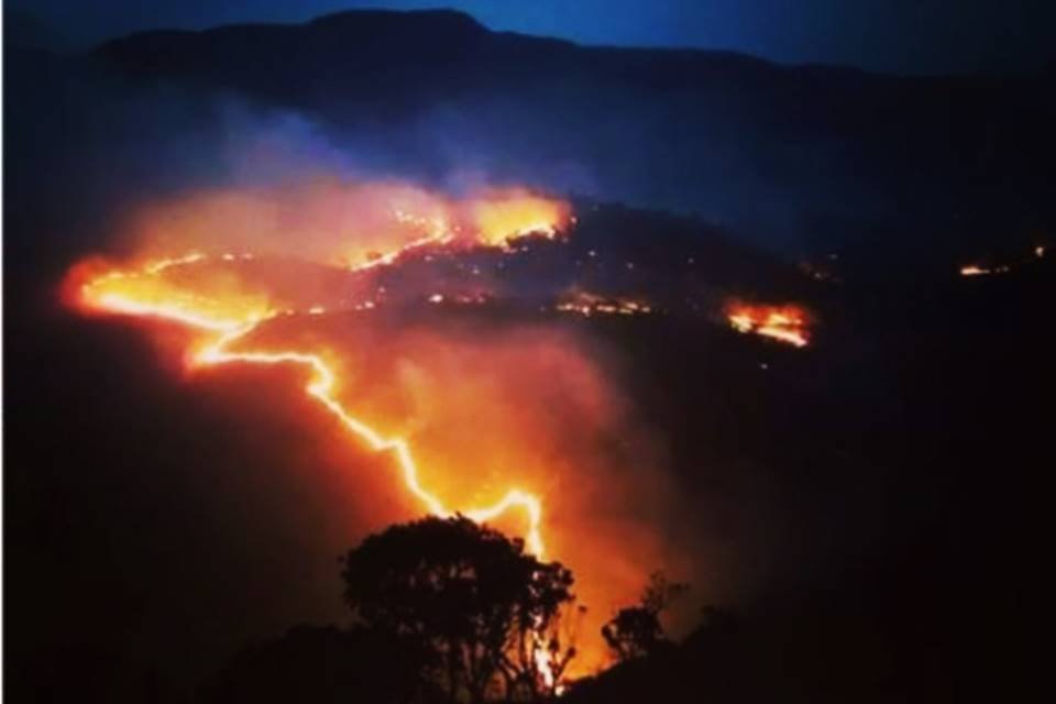 Chapada dos Veadeiros tem 10º dia de incêndios