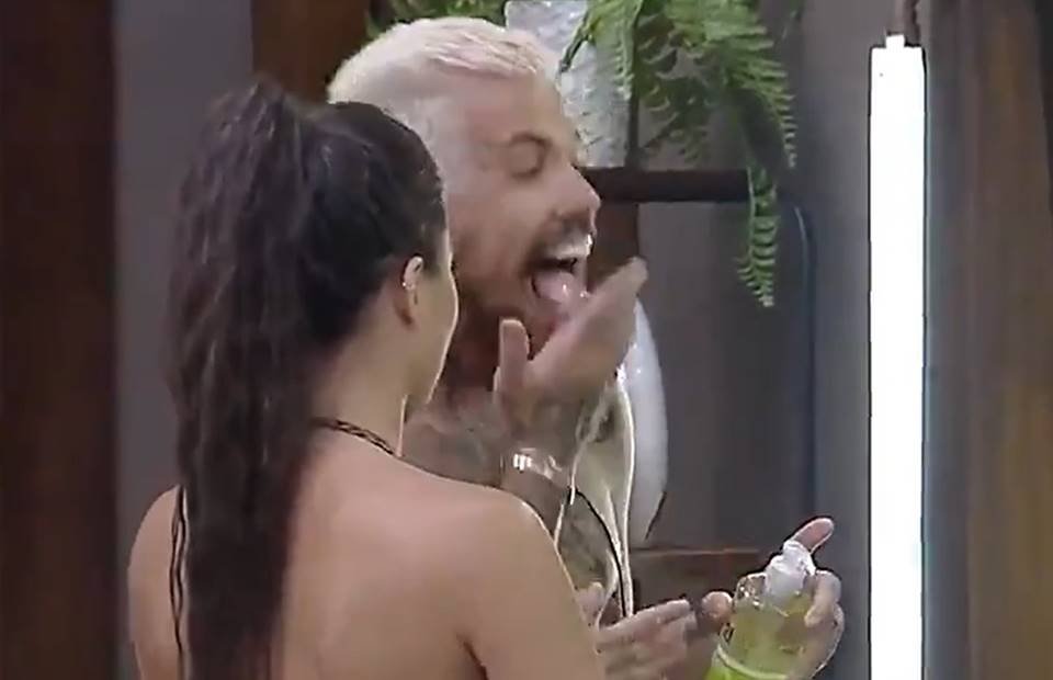 Álcool em gel Fazenda