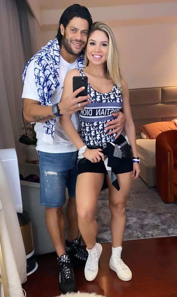 Hulk Paraíba e Camila Ângelo