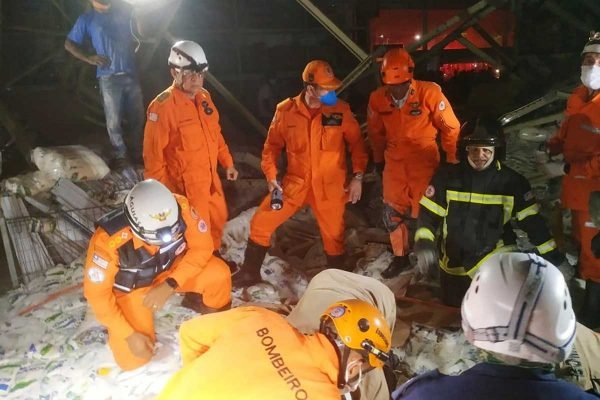 Erro ao trocar estante de lugar teria provocado acidente em supermercado