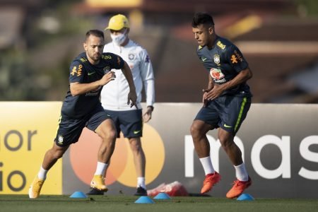 Everton Ribeiro e Gabriel Menino