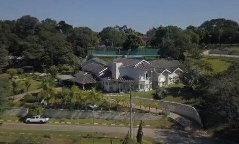 Mansão de Rick está à venda