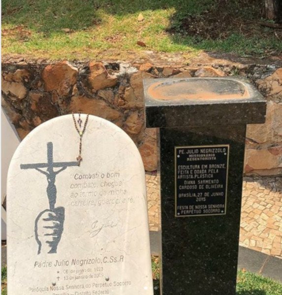 Espa&ccedil;o sem o busto