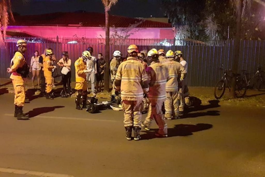 Dois ciclistas são atropelados e um morre na 704 Norte