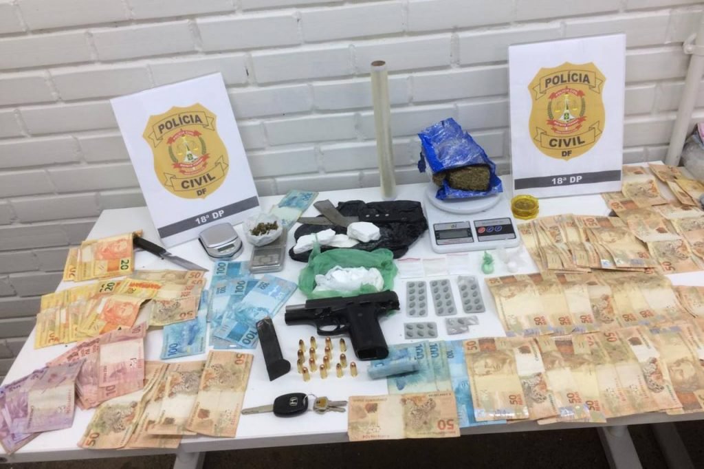 Drogas e dinheiro apreendidos