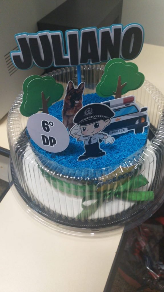 homenagem 6ª DP para menino Juliano