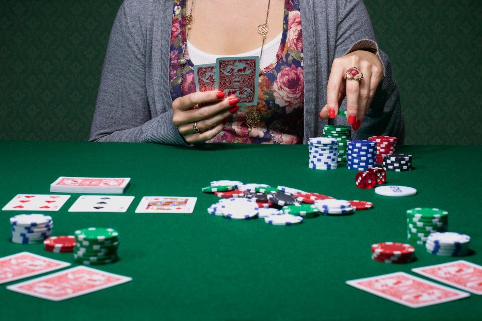Aprenda a jogar poker: manual do iniciante   - Revista  online de poker