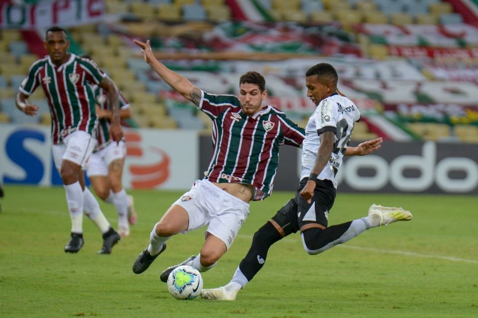 Fluminense e Ceará fazem jogo movimentado e ficam no 2 x 2 no Maracanã