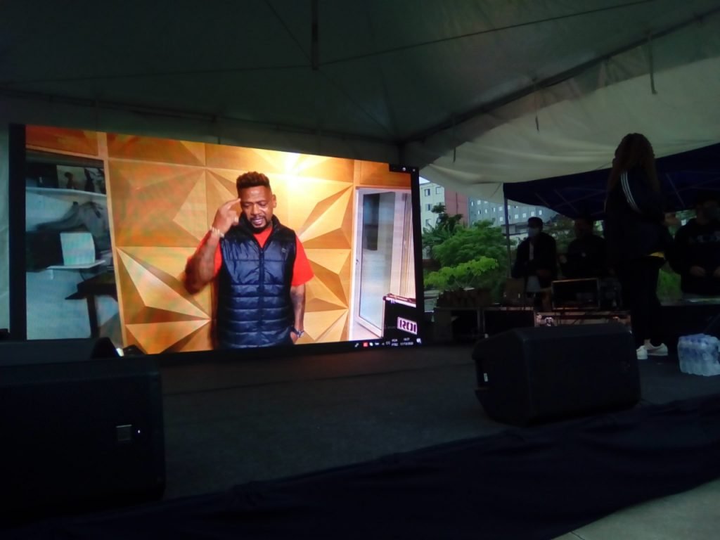 Edi Rock (Racionais MC's) participa de evento por vídeo