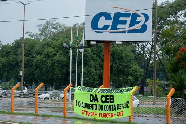 Empregados questionam a venda da CEB Distribuição