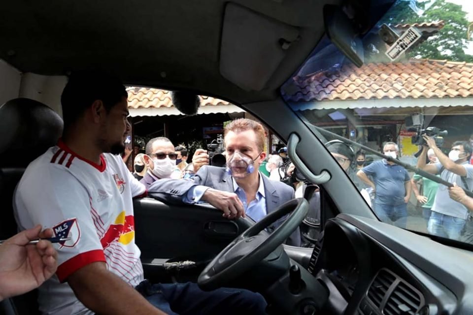 Celso Russomanno faz campanha no Ceagesp