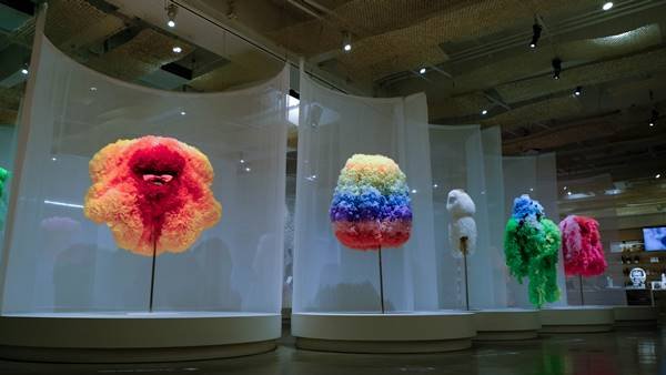Peças de Tomo Koizumi em exposição