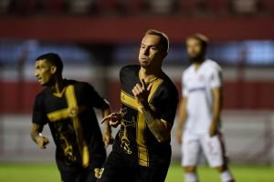 Villa Nova 1 x 2 Brasiliense, pela oitava rodada da Série D