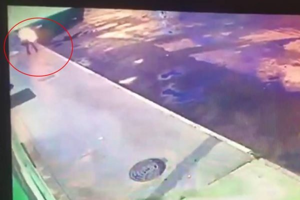 Morador de rua é queimado vivo no DF