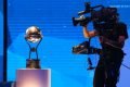 Taça da Copa Sul-Americana durante sorteio da segunda fase
