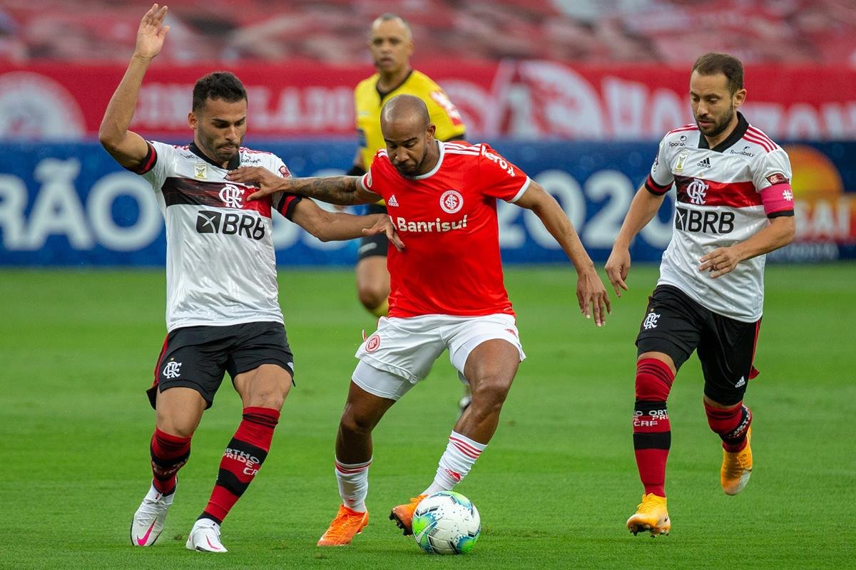 Flamengo x Internacional: onde assistir ao vivo, horário e escalações, brasileirão série a