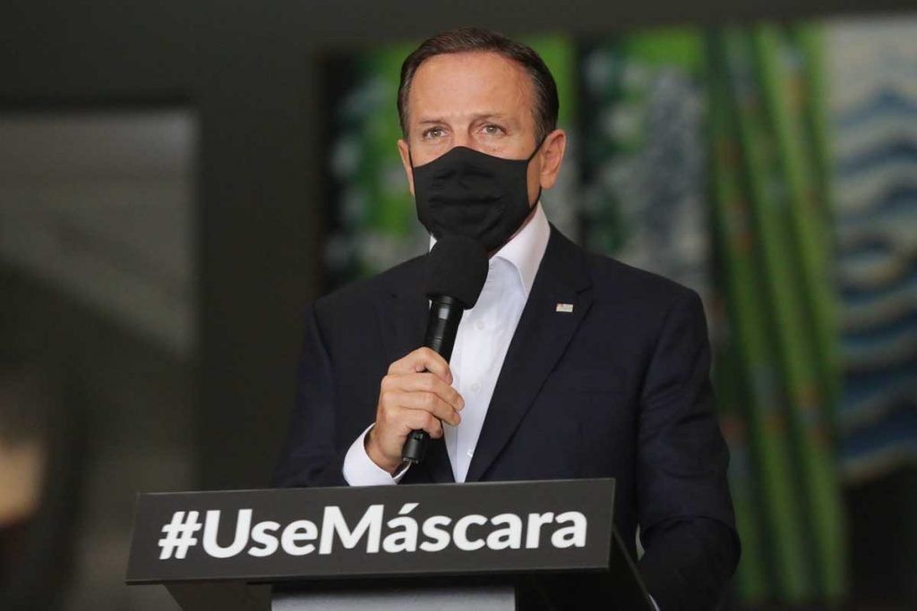 Governador de São Paulo, João Doria, fala sobre abertura de cemitério e parques, e da vacina chinesa