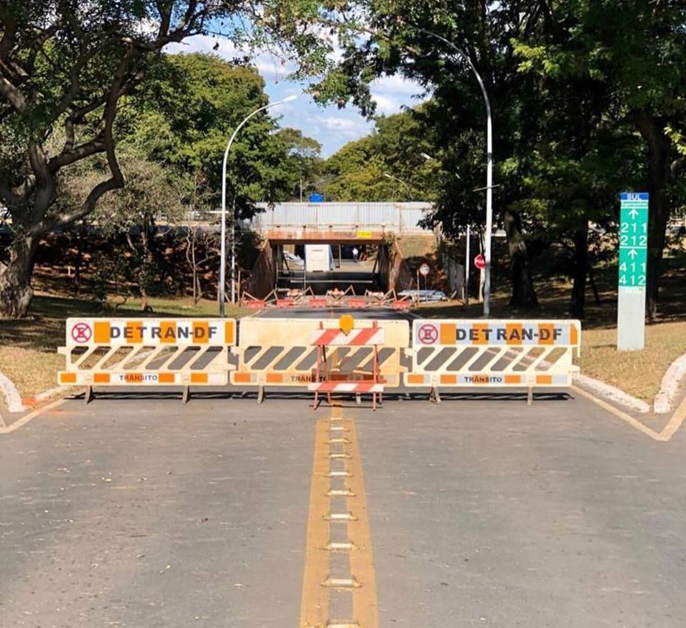 Obra em viaduto 112 Sul