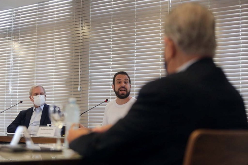 Guilherme Boulos, candidato do PSol à Prefeitura de São Paulo, se reúne na Associação Comercial da cidade