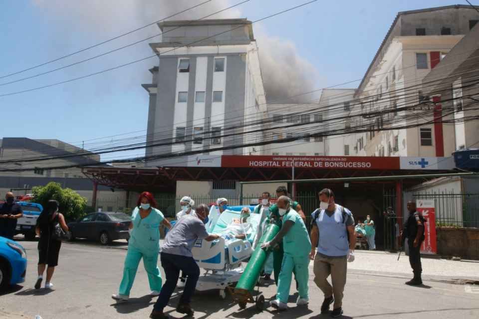 incêndio hospital rio