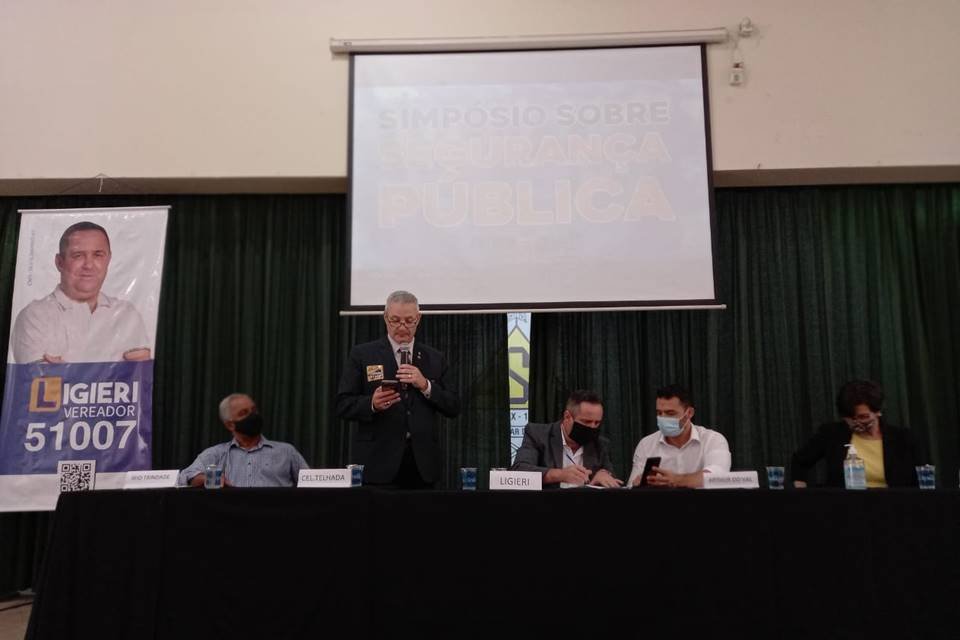 Mamãe falei em evento de campanha