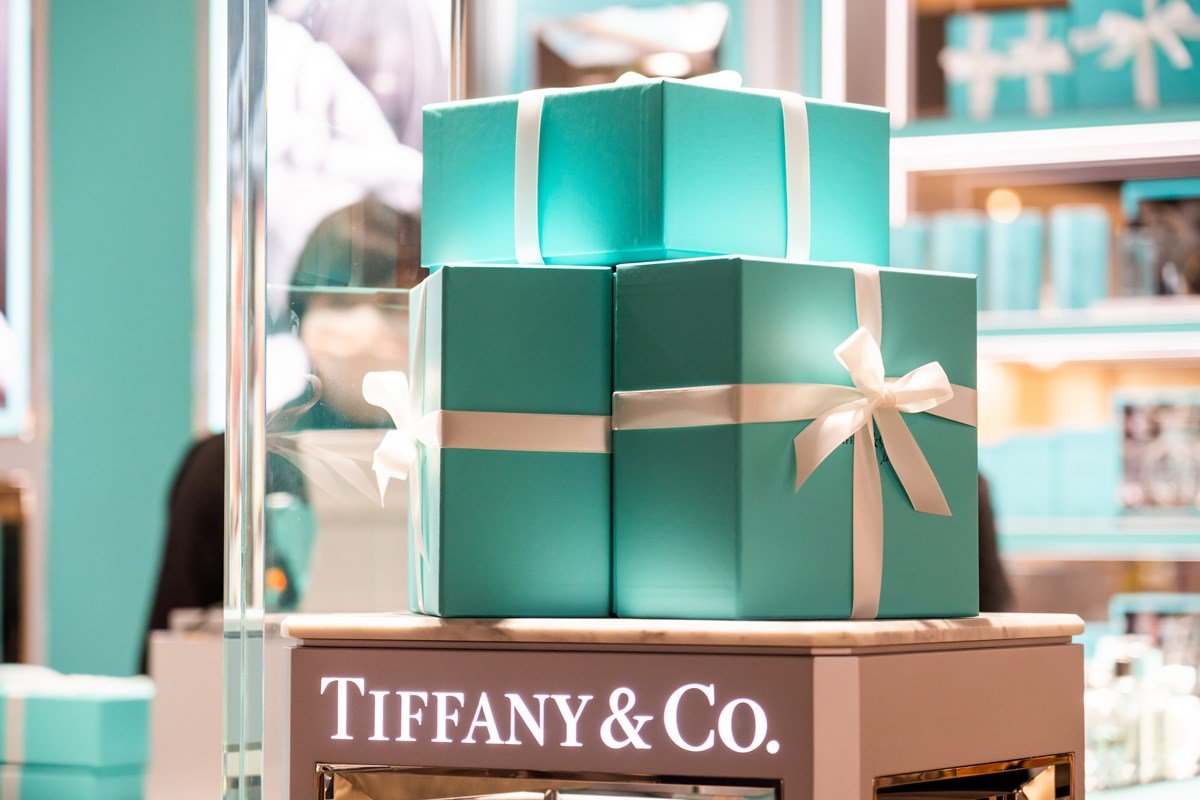 Caixas em loja da Tiffany & Co.