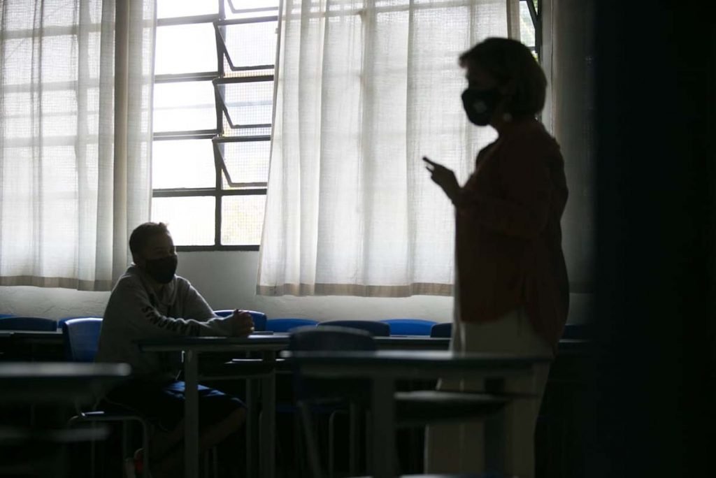 Retorno das aulas do ensino médio no estado de São Paulo. Escola Estadual Professor Milton da Silva Rodrigues, no bairro Freguesia do Ó