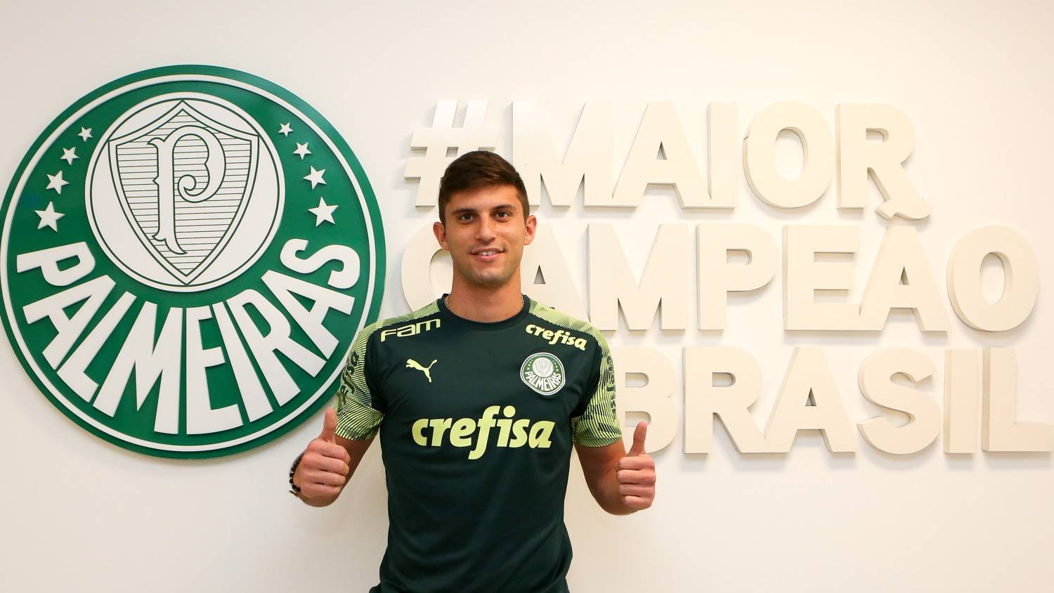 Palmeiras mira a contratação de zagueiro estrangeiro