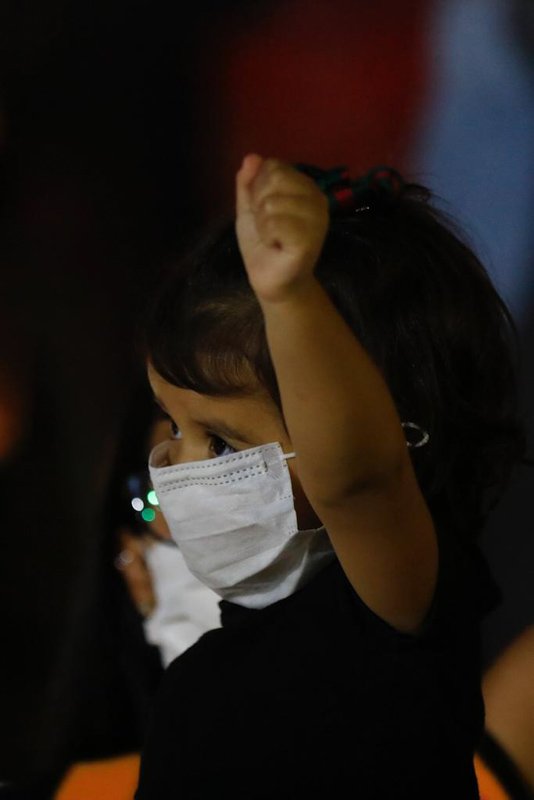 Manifestantes foram para a frente do STF um ato contra a cultura do estupro no país