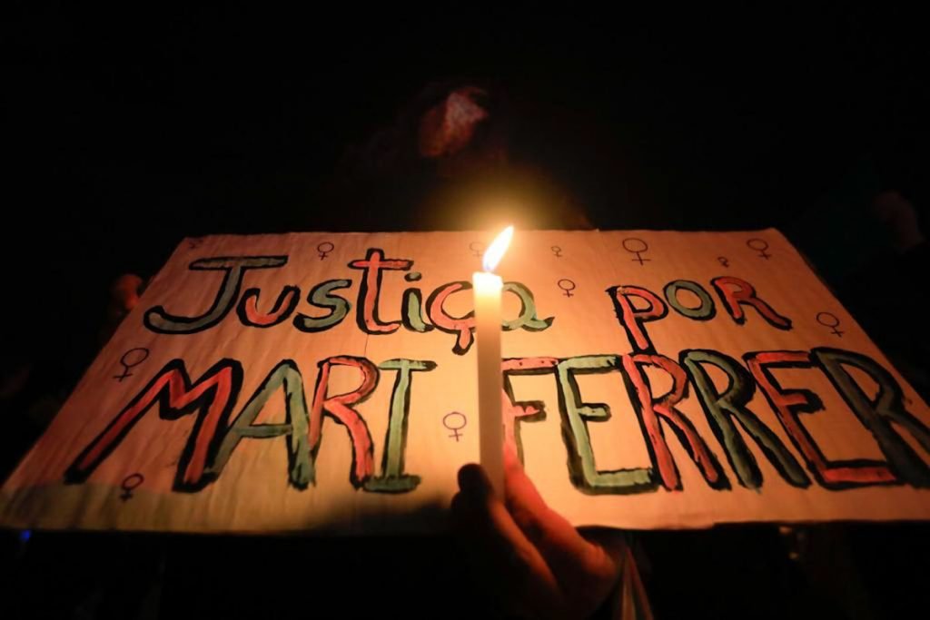 Manifestantes foram para a frente do STF um ato contra a cultura do estupro no país