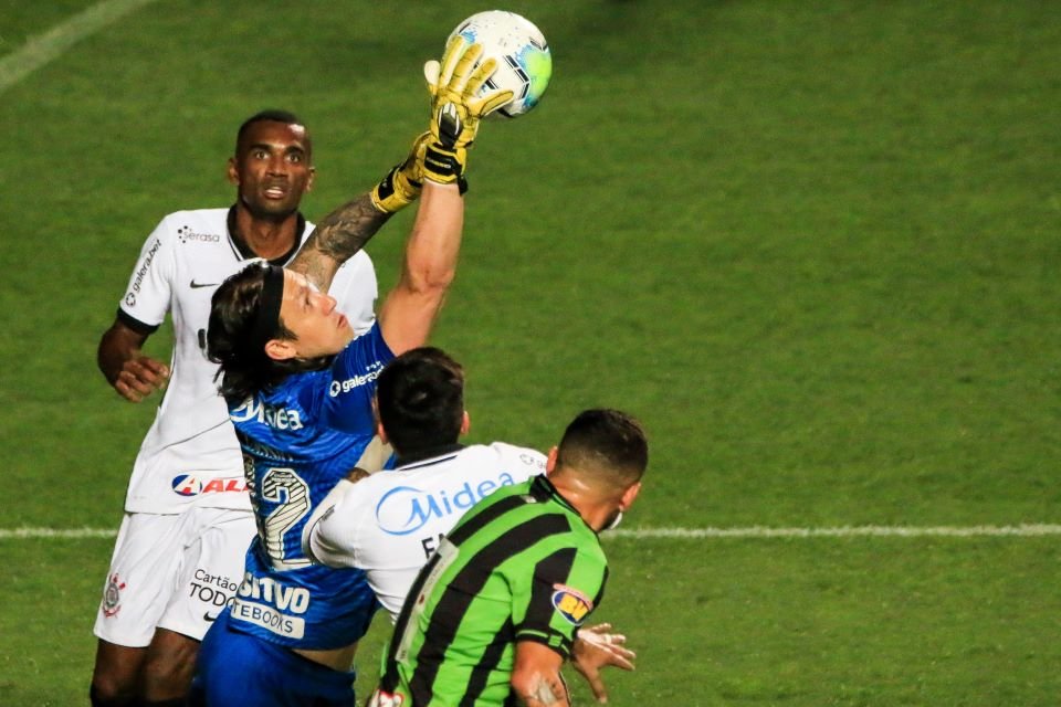 Corinthians arranca empate com América-MG no fim, mas não consegue