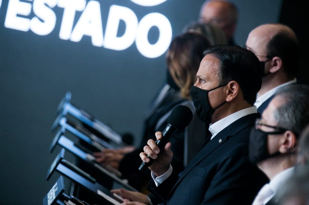Coletiva de imprensa no Palácio dos Bandeirantes. O governador João Doria faz os informes da semana ao lado de secretários.