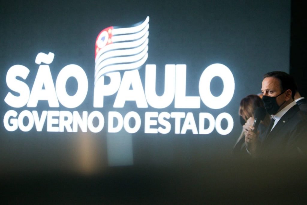 Coletiva de imprensa no Palácio dos Bandeirantes. O governador João Doria faz os informes da semana ao lado de secretários.