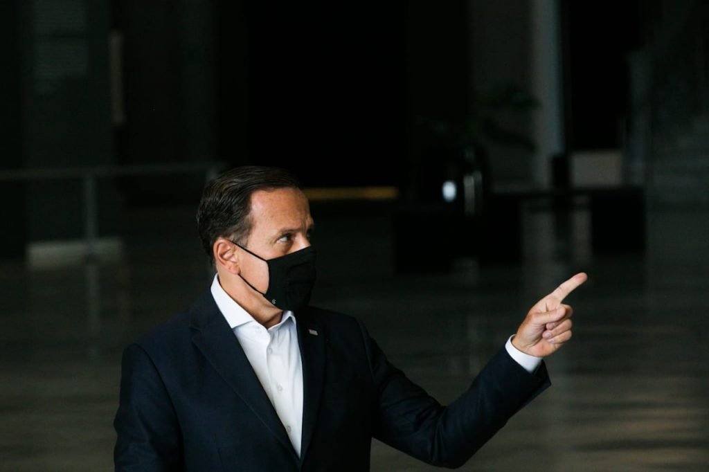Coletiva de imprensa no Palácio dos Bandeirantes. O governador João Doria faz os informes da semana ao lado de secretários.