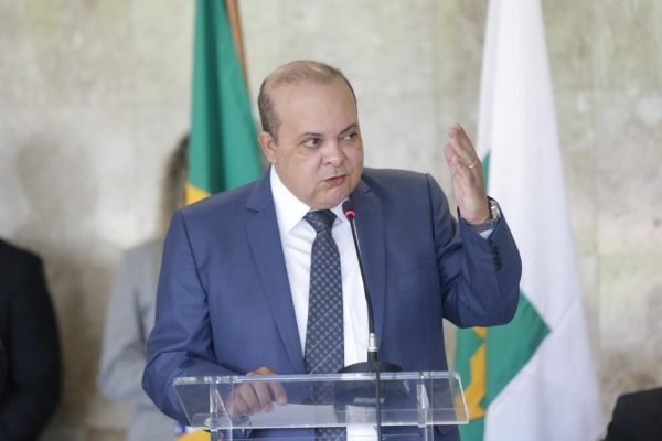 governador ibaneis Rocha assina refis DF 2020