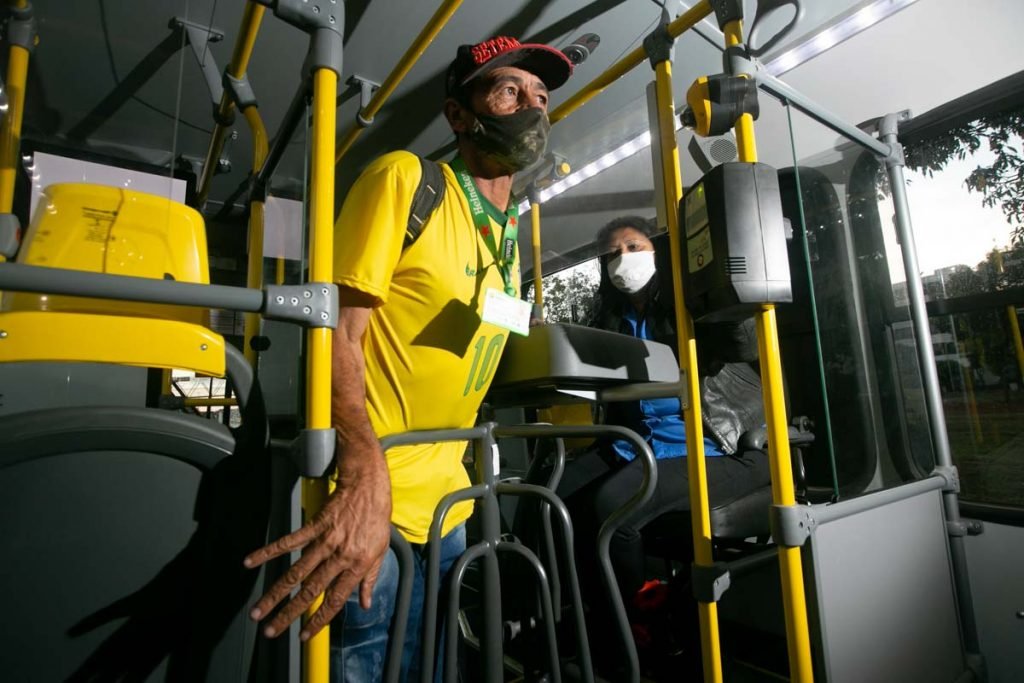 Pandemia expõe ao perigo trabalhadores do transporte público