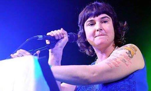 Foto colorida de Sinead O'Connor - Metrópoles