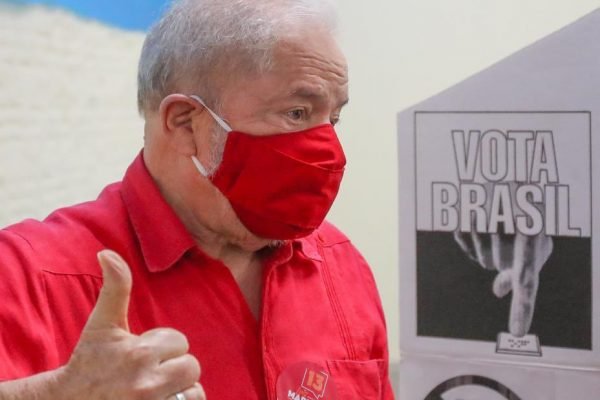 Lula vota em São Bernardo do Campo nas eleições de 2020