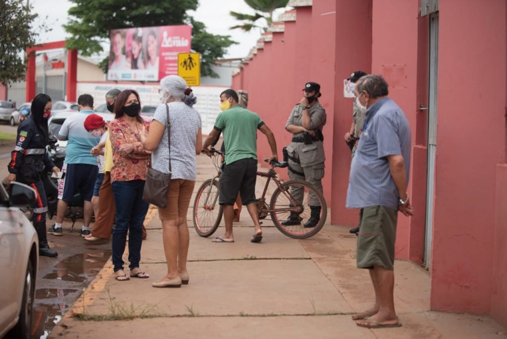 Entrada de zona eleitoral de Formosa sem sujeira ou panfletos de campanha 1