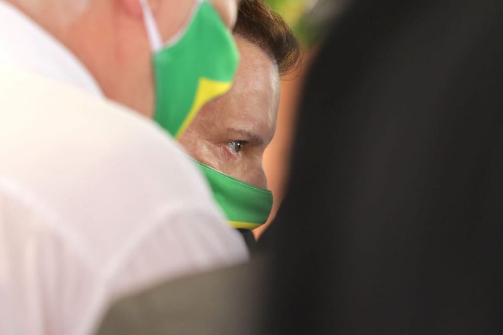 Celso Russomanno (Republicanos), candidato à prefeitura de São Paulo, chega no colégio Santo Américo para seu voto, na zona sul da capital Paulista