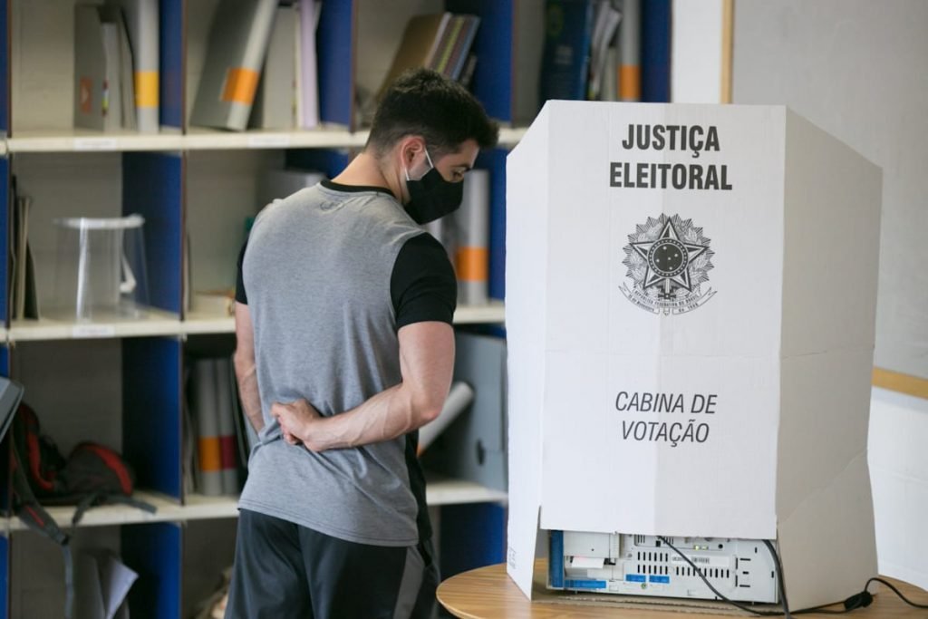 Eleicoes 2020 SP Movimentação na Vila Ida eleicoes sao paulo zona eleitoral voto SP votacao